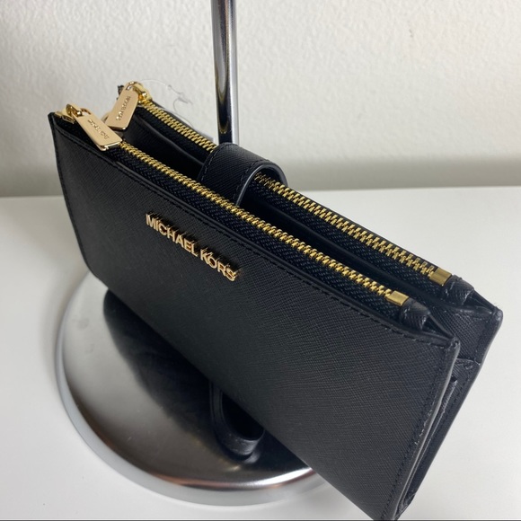 MICHAEL KORS JETSET LARGE DOUBLE ZIP WRISTLET - Picture 6 of 9